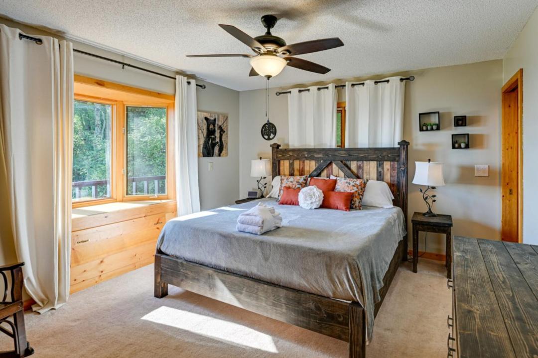 Photo of Bedroom in Cullowhee