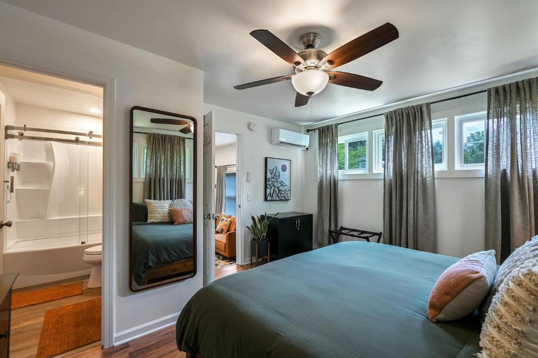 Photo of Bedroom in Woodfin