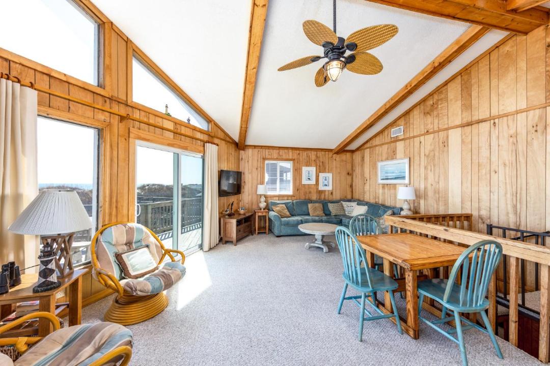 Photo of Others in Whalehead Beach