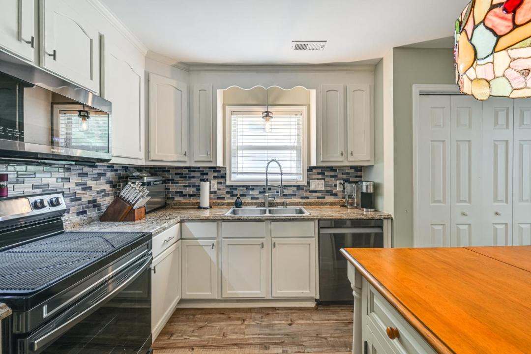Photo of Kitchen in Belmont Historic District