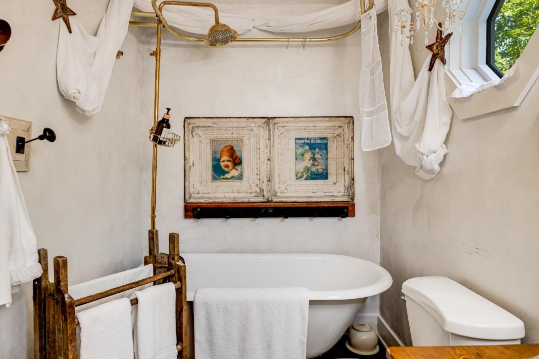 Photo of Bathroom in Rambling Ridge