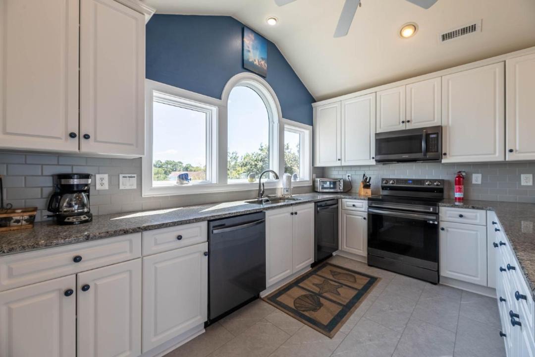 Photo of Kitchen in Monteray Shores