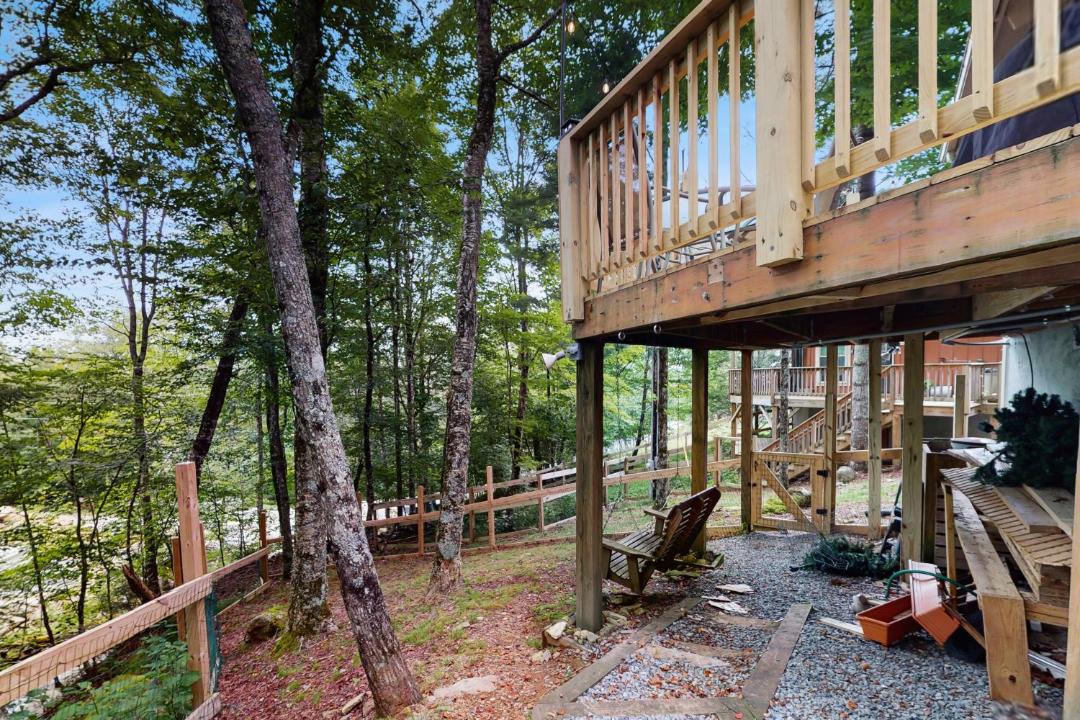 Photo of Patio Balcony in Beech Mountain