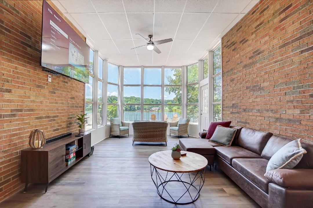 Photo of Livingroom in Harbor House
