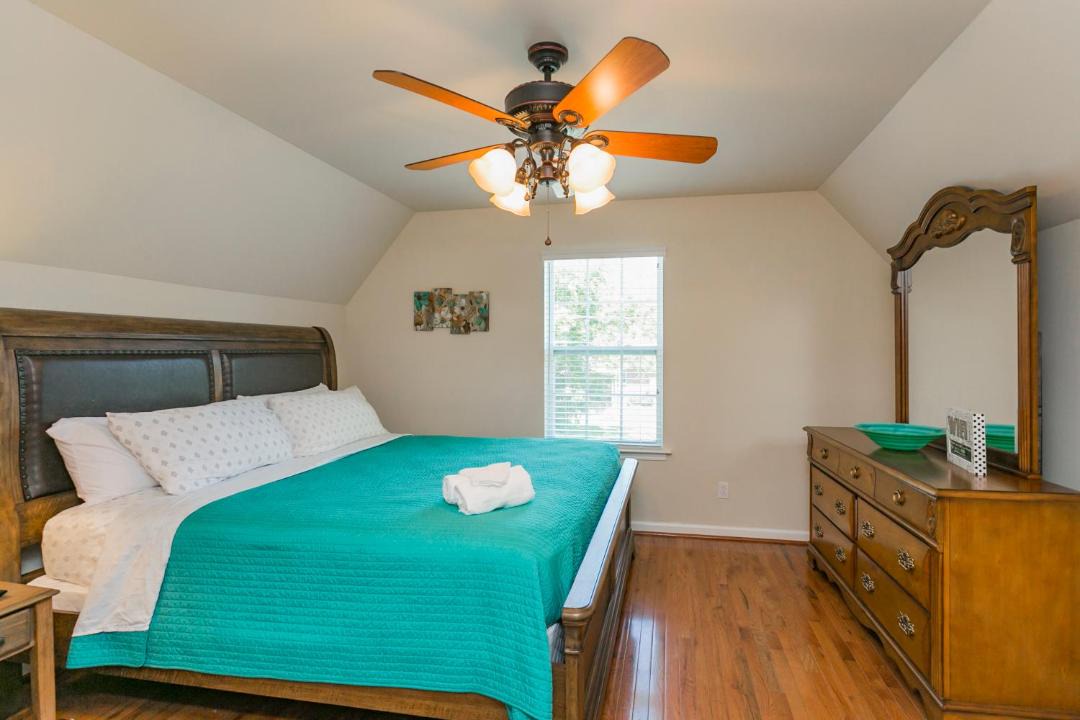 Photo of Bedroom in Eighth Avenue
