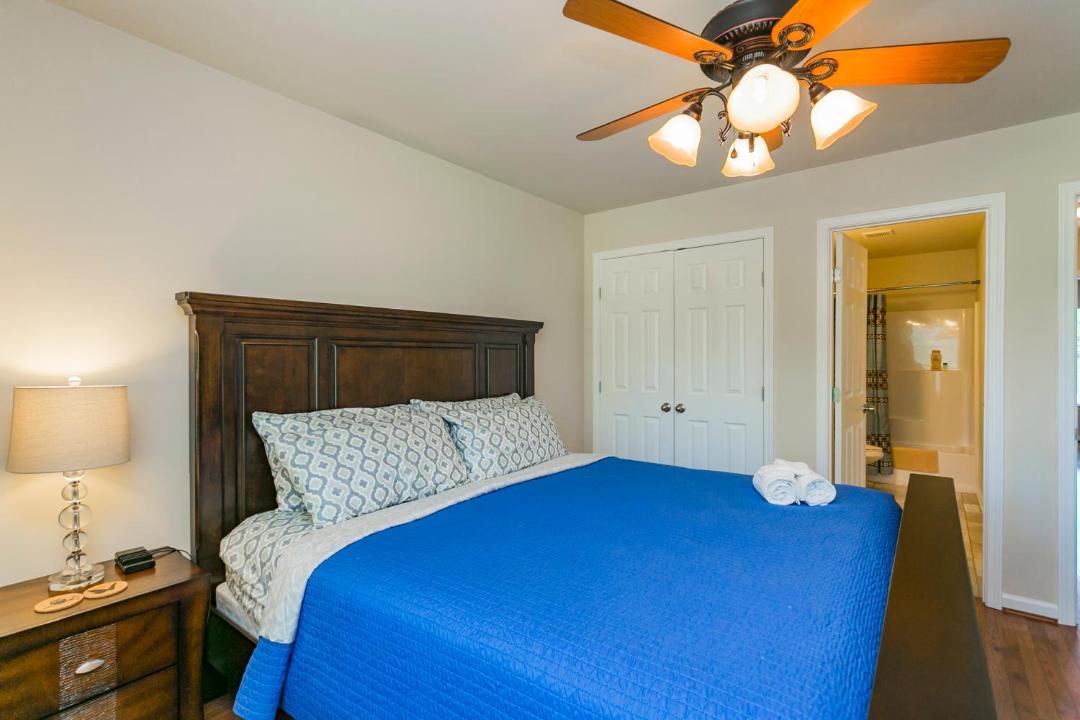 Photo of Bedroom in Eighth Avenue