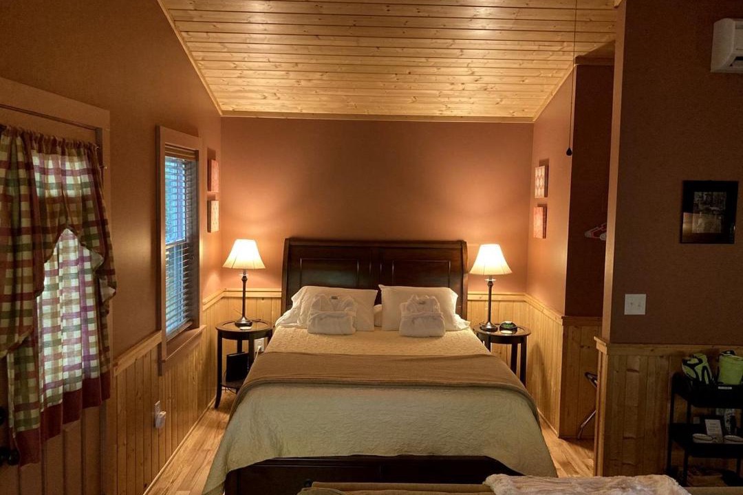 Photo of Bedroom in Elkin