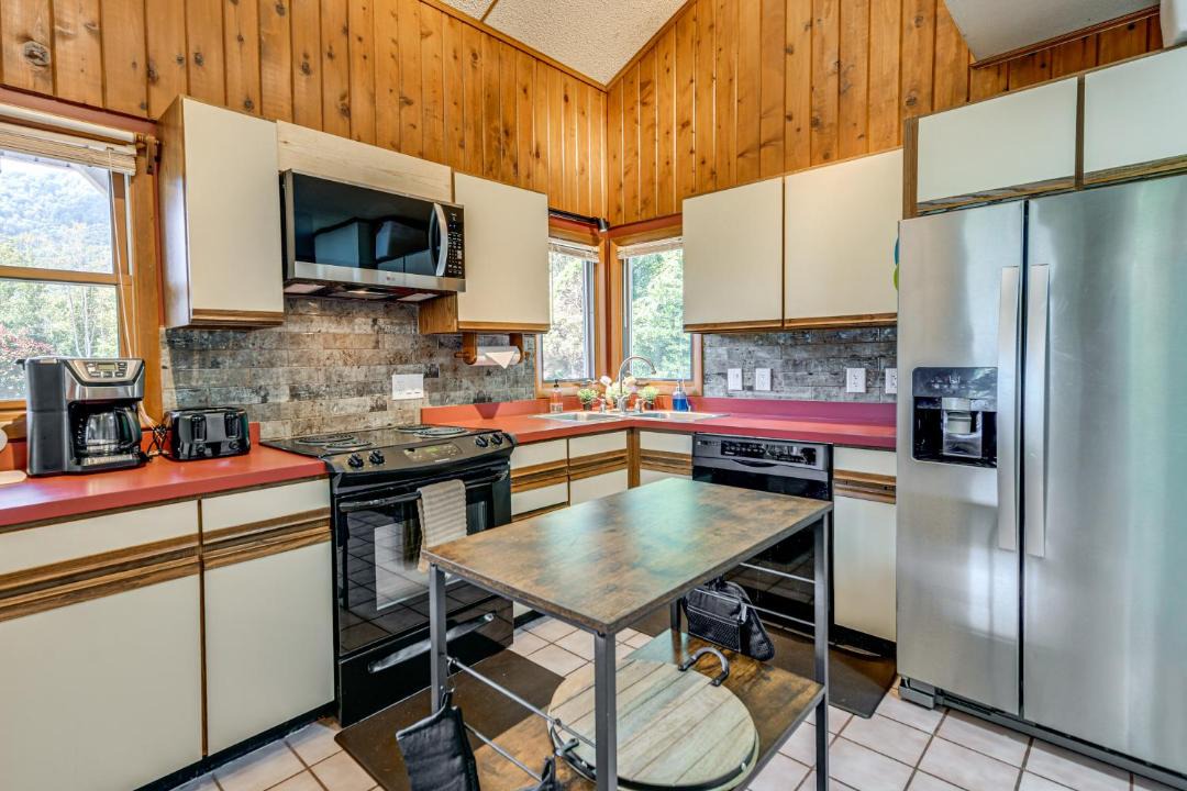 Photo of Kitchen in Valley Creek Run
