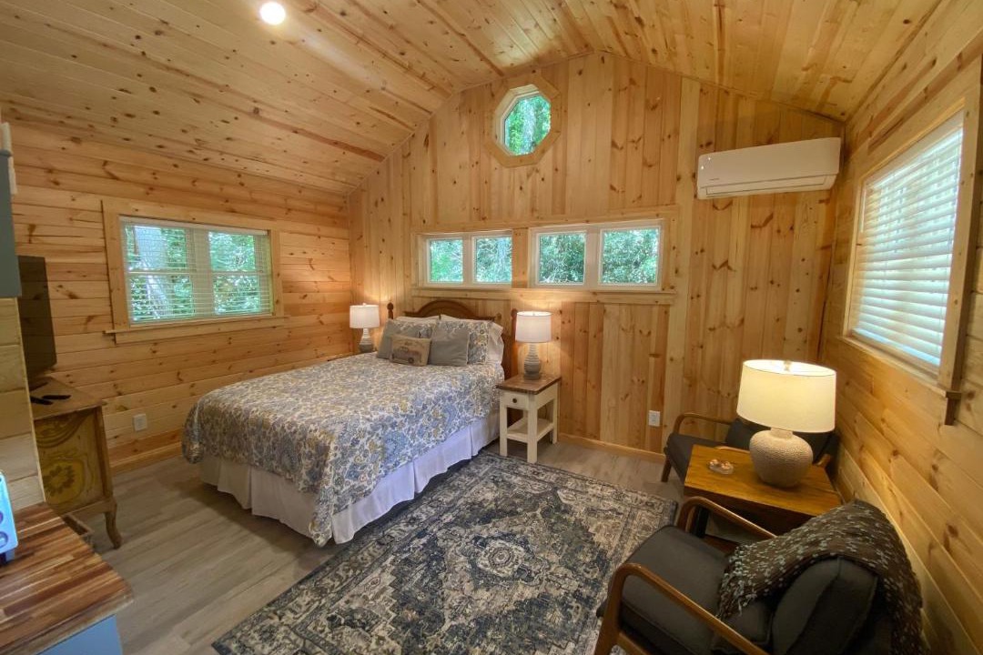 Photo of Bedroom in Lake Sequoyah