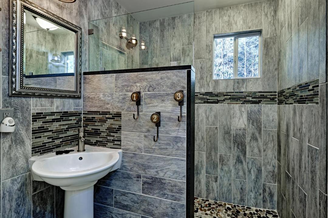 Photo of Bathroom in Lake Sequoyah