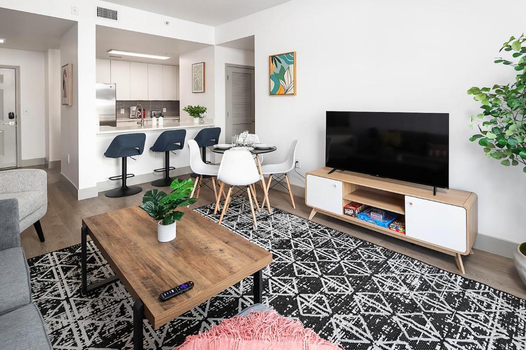 Photo of Livingroom in Charlotte Center City