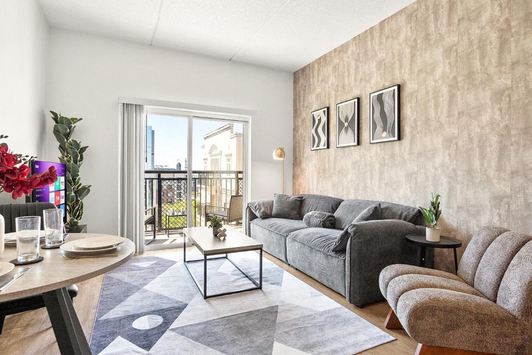 Photo of Livingroom in Charlotte Center City