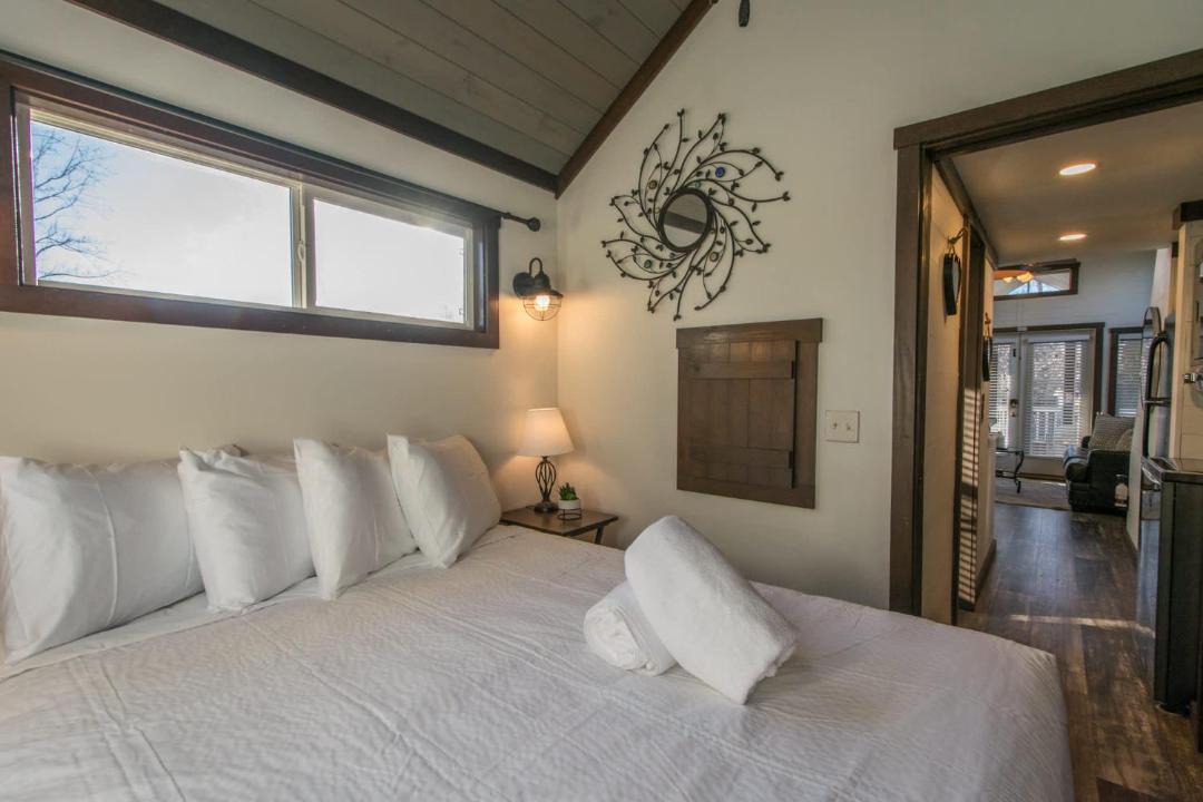 Photo of Bedroom in Upward