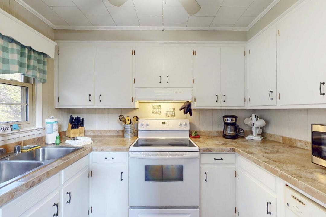 Photo of Kitchen in Emerald Isle