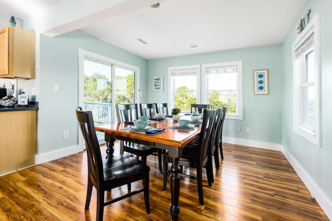 Photo of Kitchen in Wind Over Waves