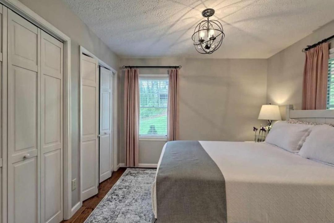 Photo of Bedroom in Cullowhee