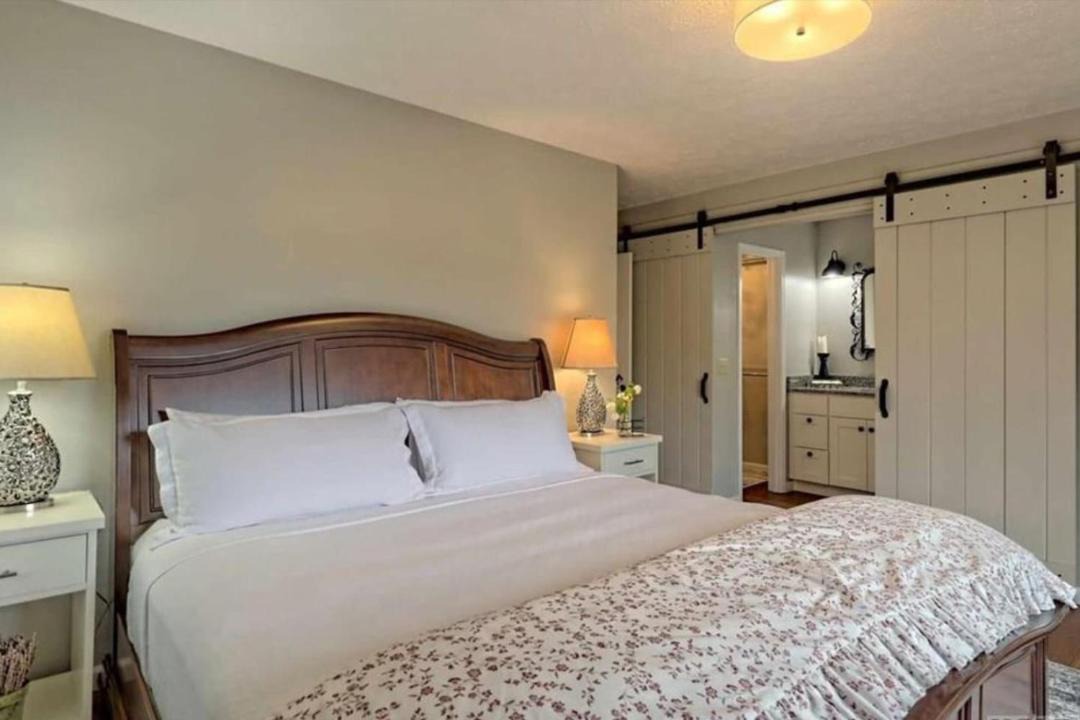 Photo of Bedroom in Cullowhee