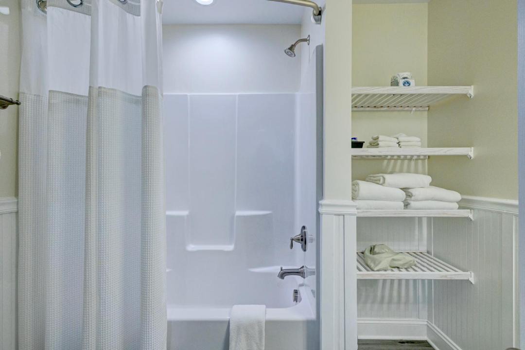 Photo of Bathroom in River District