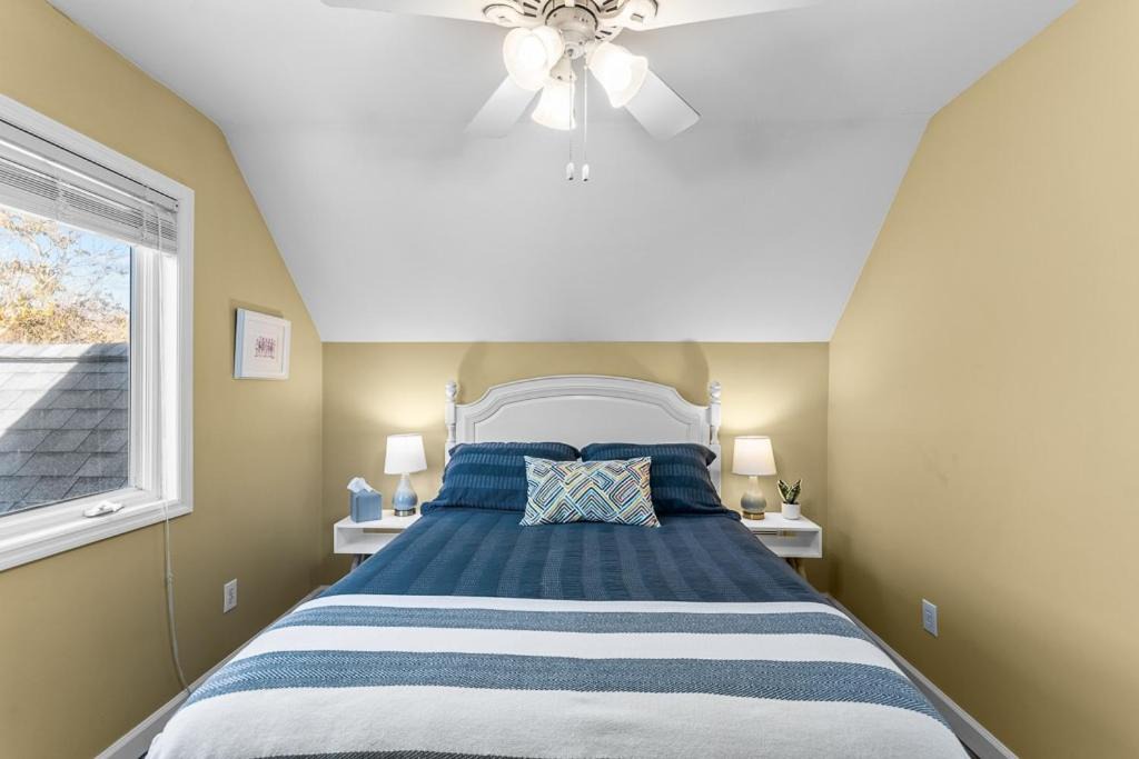 Photo of Bedroom in Pine Knoll Shores