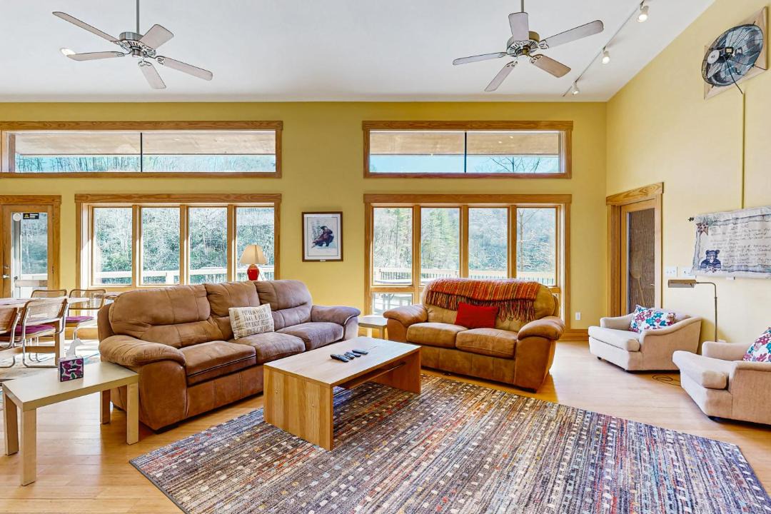 Photo of Livingroom in Tuckasegee