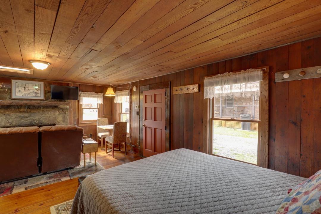 Photo of Bedroom in Hot Springs