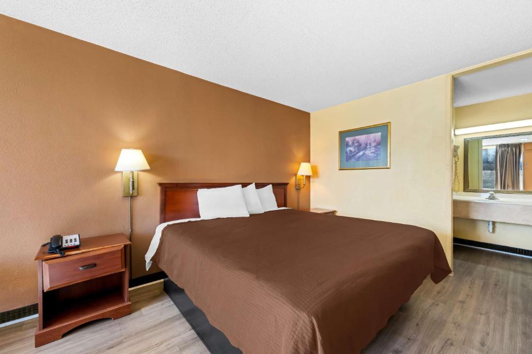 Photo of Bedroom in Monroe