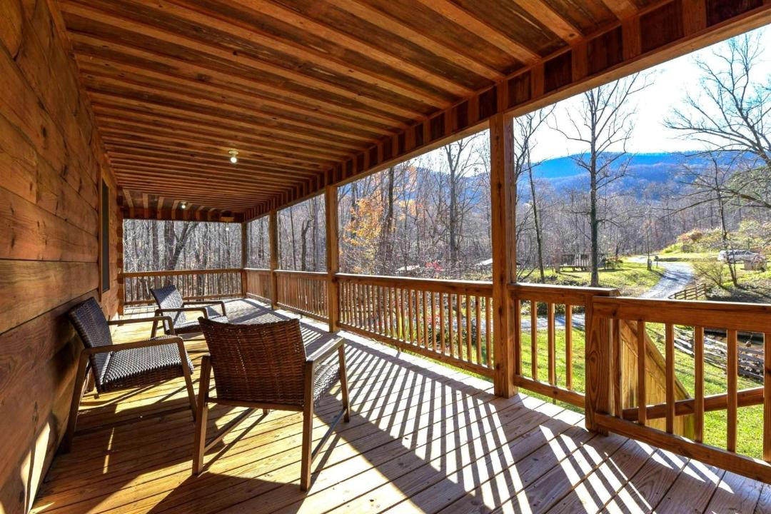 Photo of Patio Balcony in Saluda