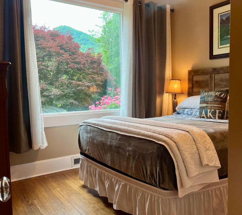 Photo of Bedroom in Lake Lure
