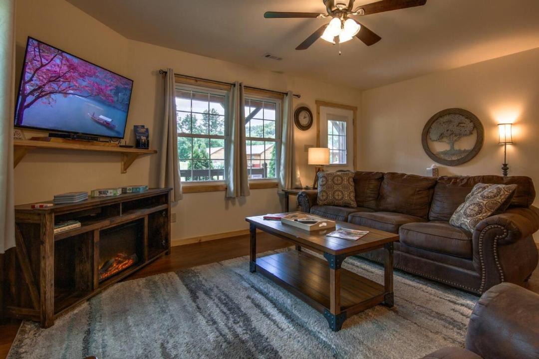 Photo of Livingroom in Cherokee