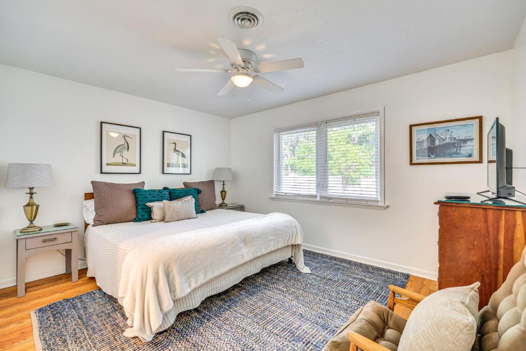 Photo of Bedroom in Long Beach