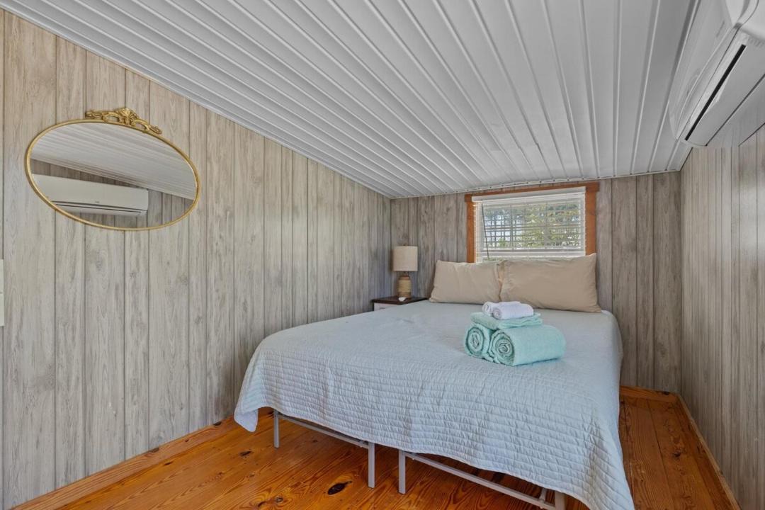 Photo of Bedroom in Sealevel