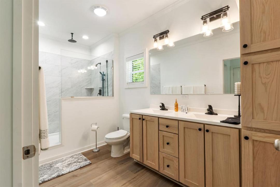 Photo of Bathroom in Carthage