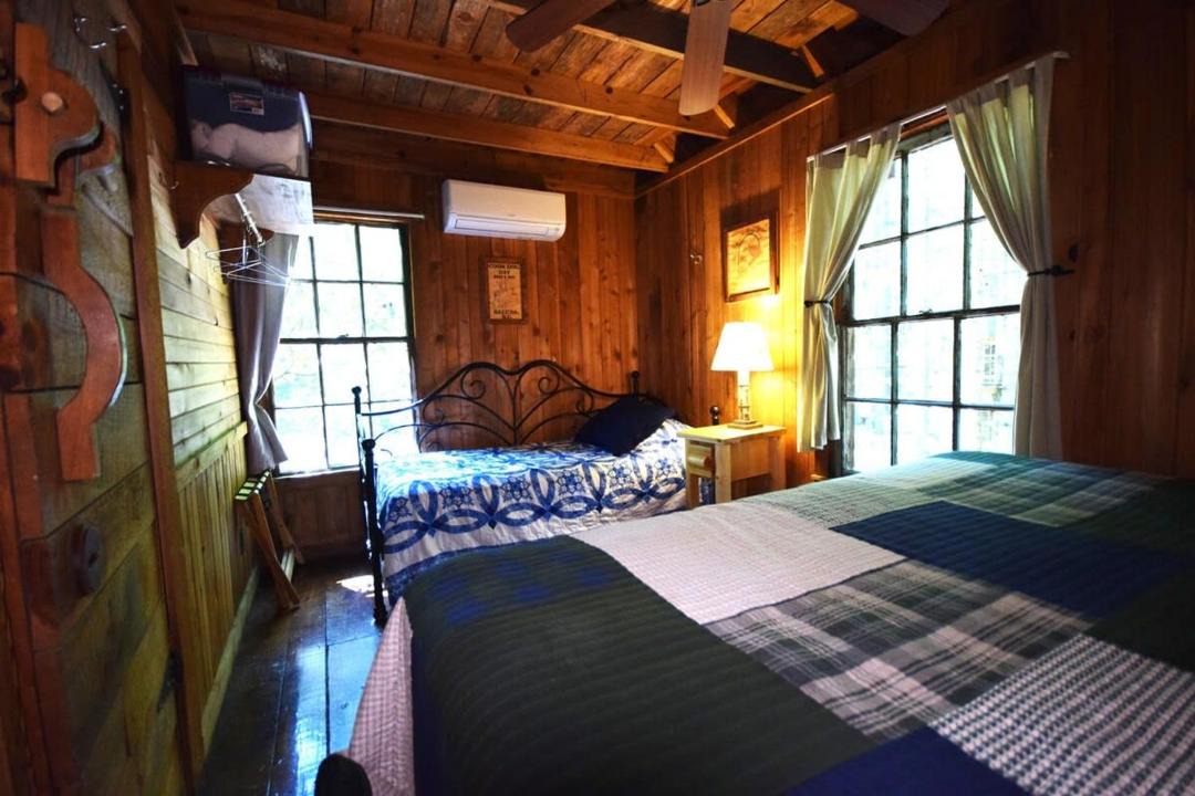 Photo of Bedroom in Saluda