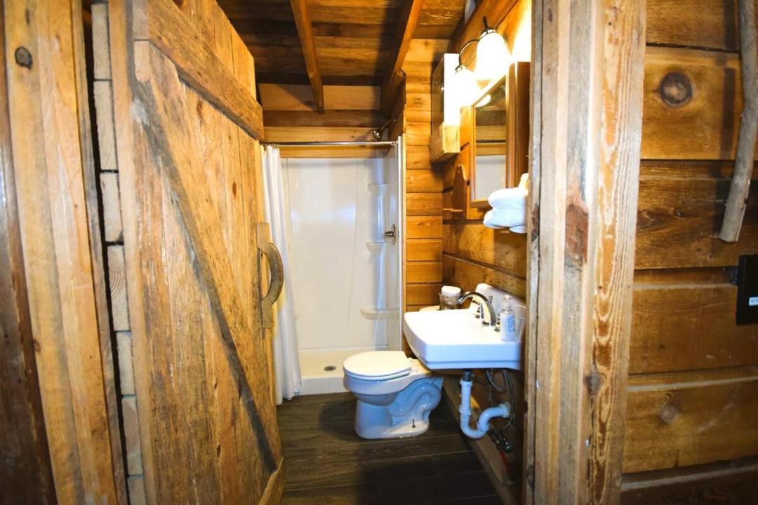 Photo of Bathroom in Saluda