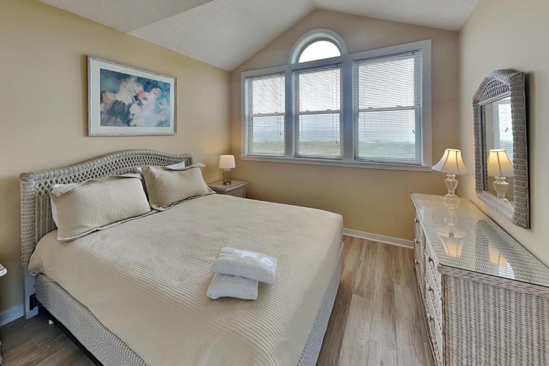Photo of Bedroom in Topsail Beach
