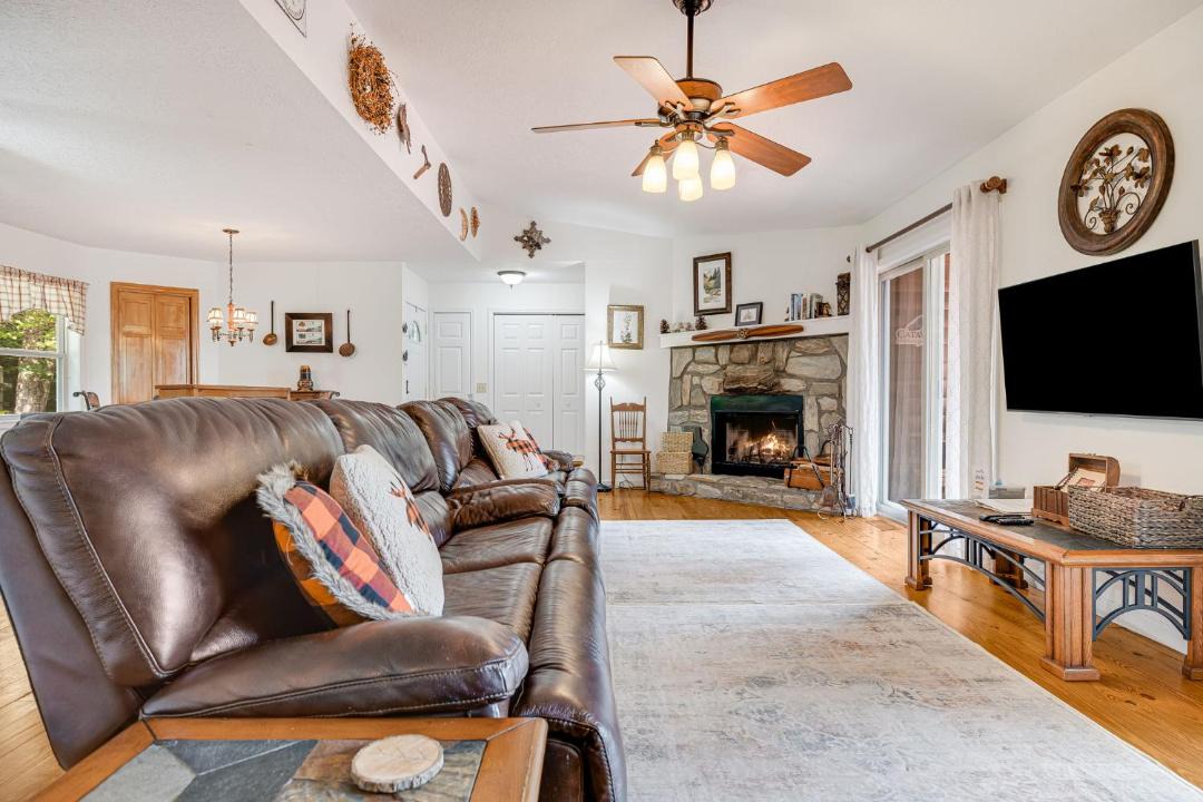 Photo of Livingroom in Settlers Ridge