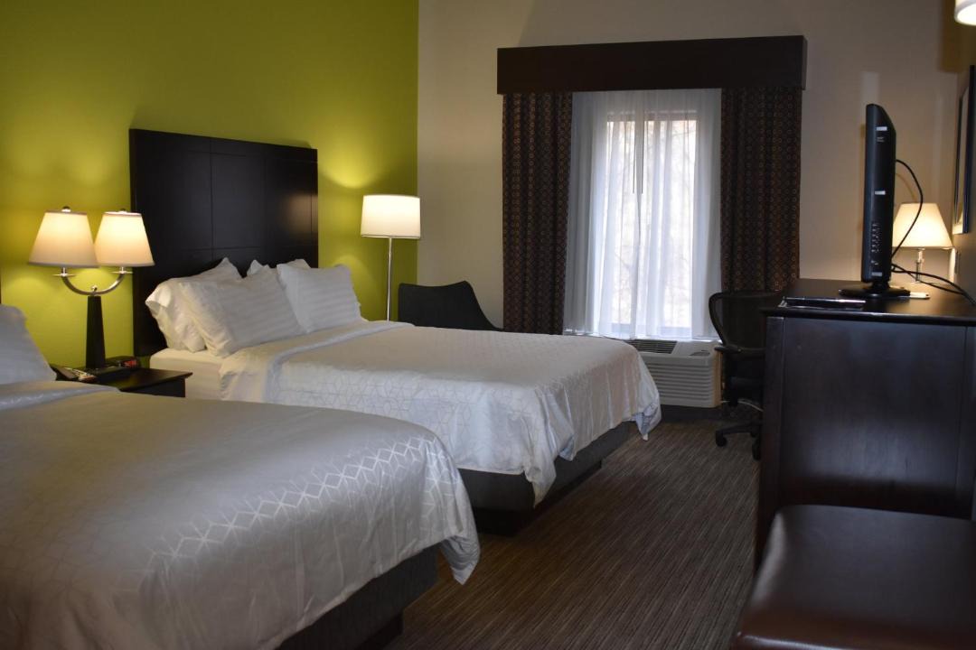 Photo of Bedroom in Apex