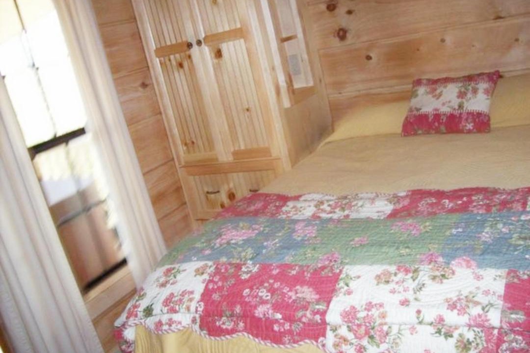 Photo of Bedroom in Hendersonville