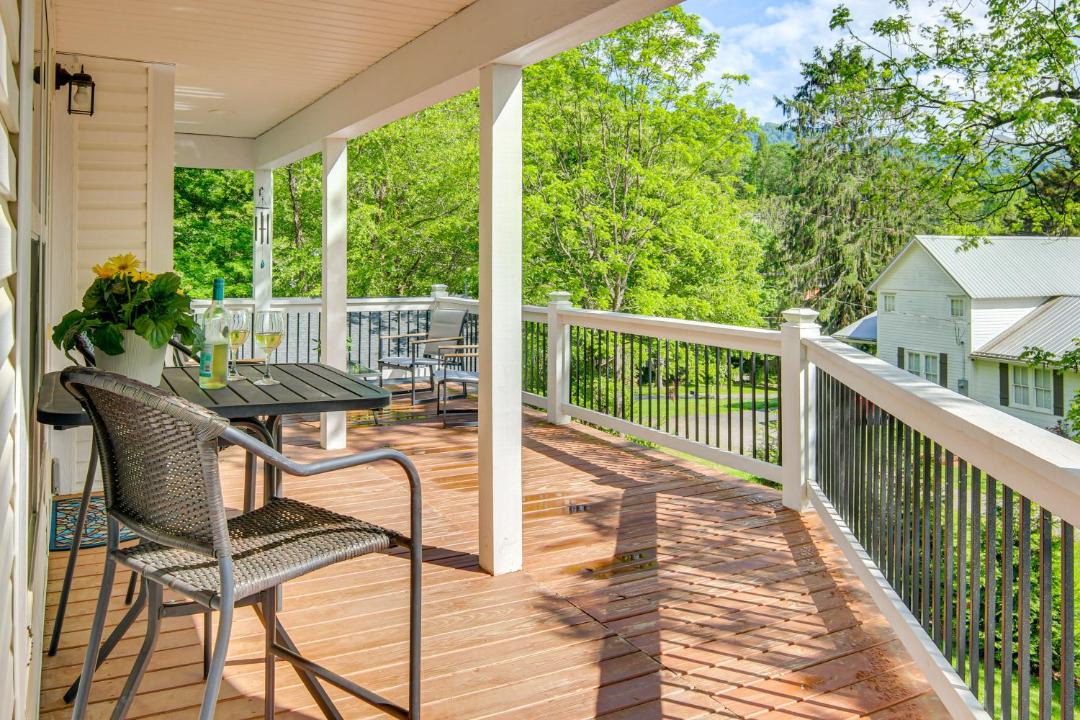 Photo of Patio Balcony in Waynesville