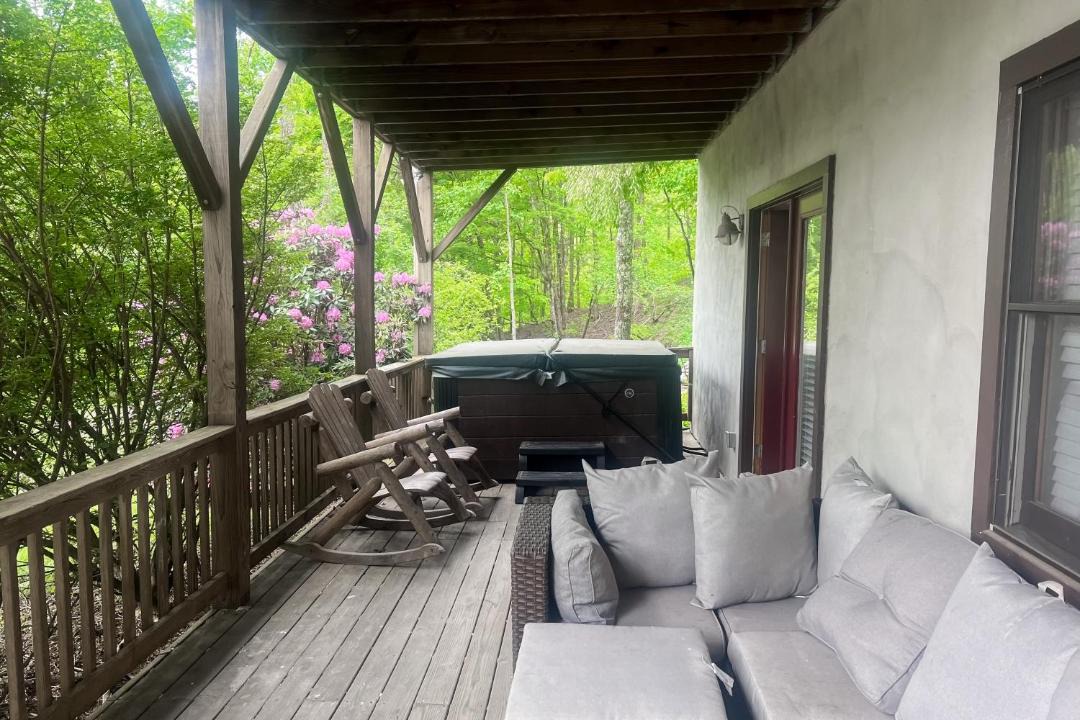 Photo of Patio Balcony in Seven Devils