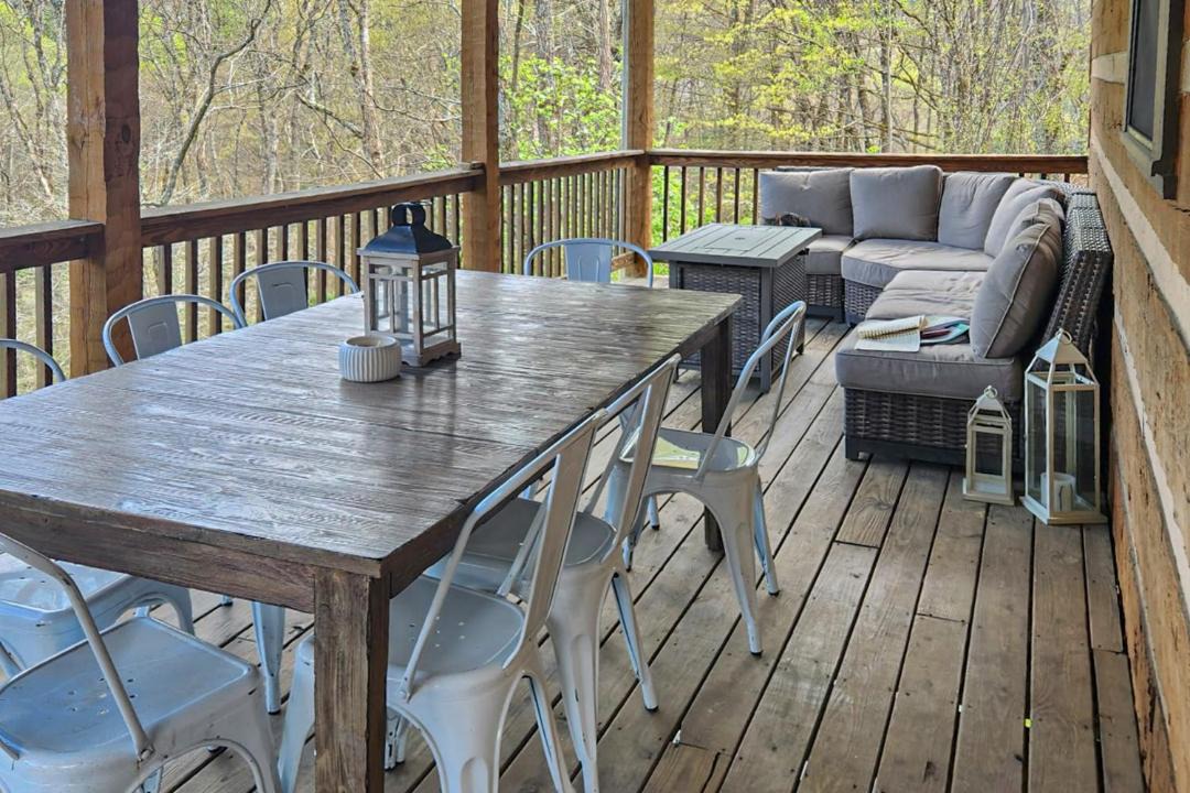 Photo of Patio Balcony in Seven Devils