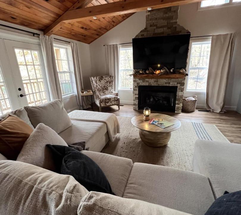 Photo of Livingroom in Hendersonville