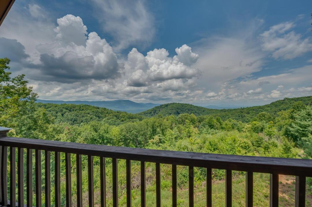 Photo of Patio Balcony in Piney Mountain