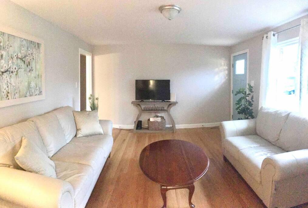Photo of Livingroom in Hickory