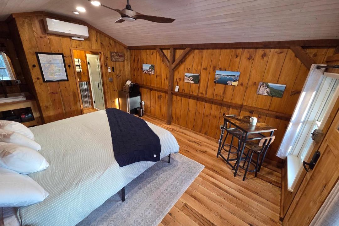 Photo of Bedroom in Robbinsville