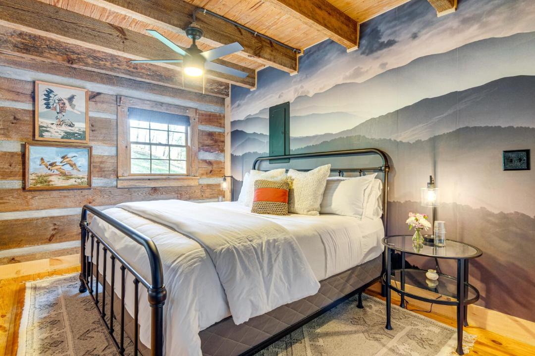 Photo of Bedroom in Cherokee