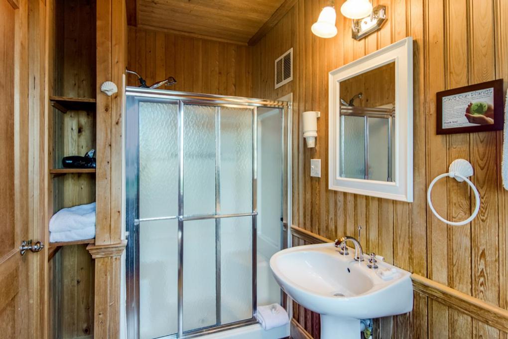 Photo of Bathroom in Ocracoke