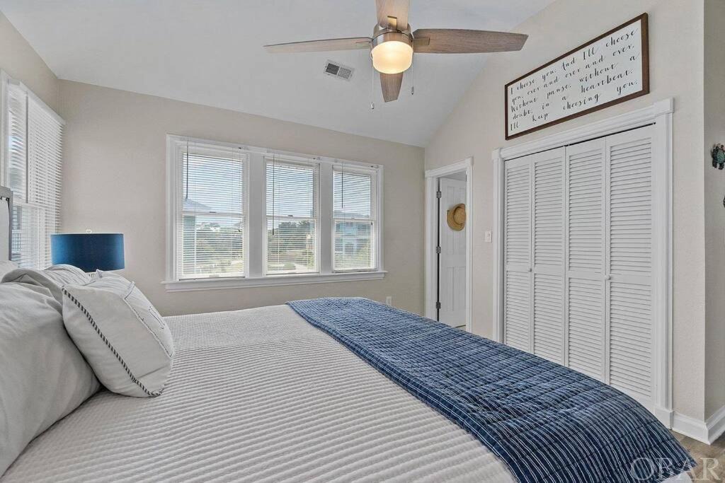 Photo of Bedroom in Monteray Shores