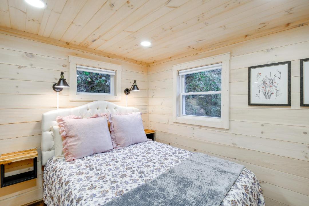 Photo of Bedroom in Lansing