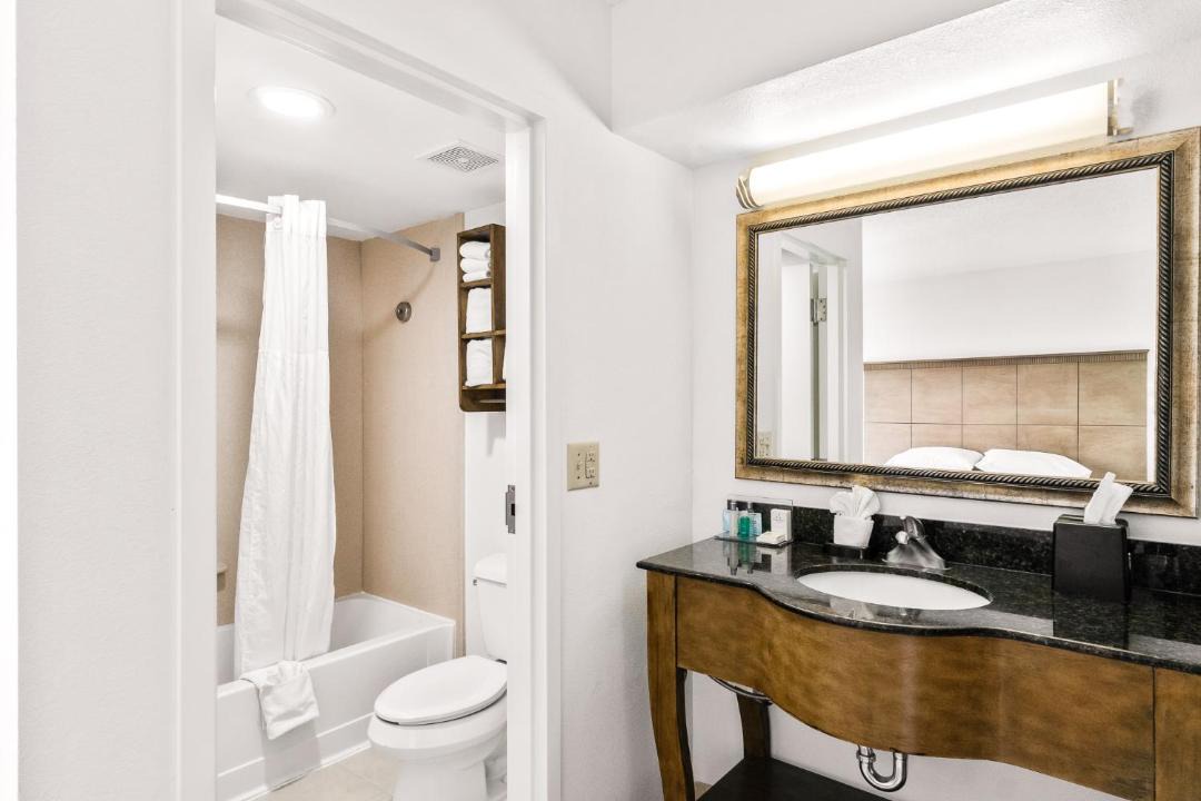 Photo of Bathroom in Pine Knoll Shores